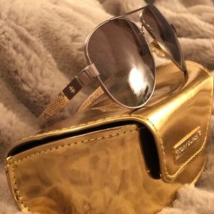 Tory Burch Aviator Glasses with Polarized Lenses